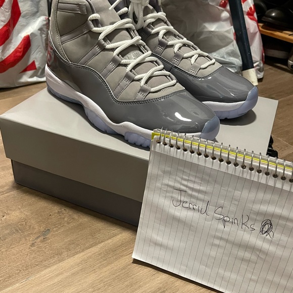 Cool Grey Air Jordans 11s size 11 - Picture 5 of 9